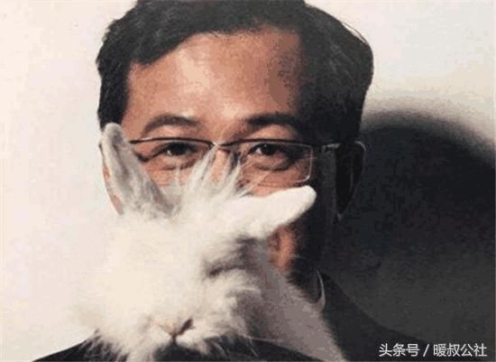 卓伟再爆猛料!L姓知名女艺人性取向不正常?真实身份让人意外!