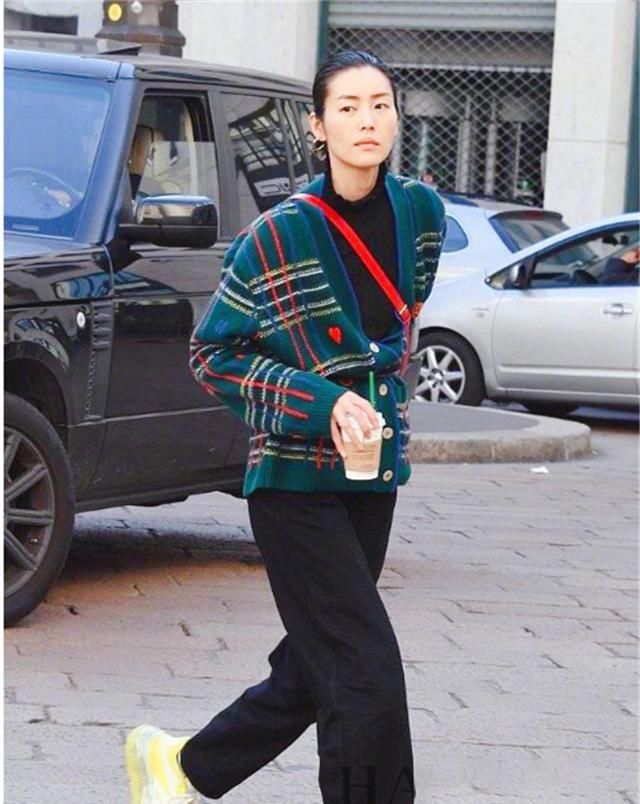 「和微喇裤」李子柒棉麻衣服+灵动发型,穿出了仙女气质 – 尚街拍