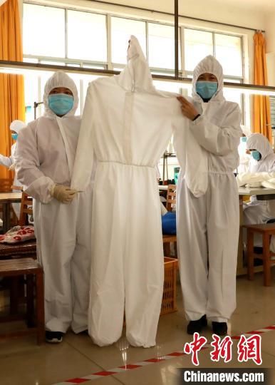  缓解@ 广西企业加紧医用防护物品生产 缓解物资紧缺现状