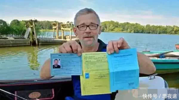 中国长江是否该禁钓鱼?禁渔期,仍有大量钓鱼人江边垂钓，鱼获惊人