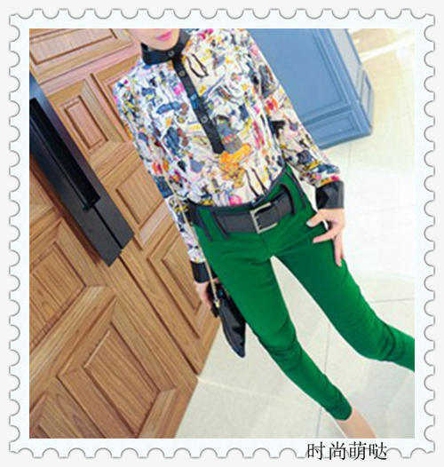 MM穿绿色紧身裤刚出门就成了焦点，成功在人群中脱颖而出