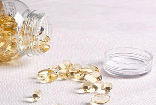 祛斑指日可下?医院主任一语道破:维生素E加它涂脸,一周两次送别黑