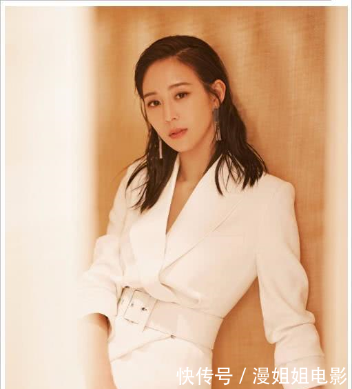 看了高圆圆的白西装，再看看张钧甯，真想对赵又廷说一句好福气