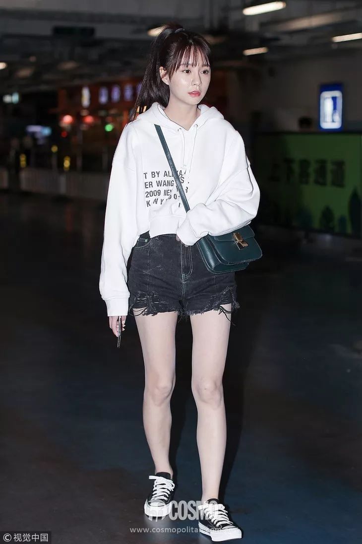 时髦办 | 一身潮牌的沈梦辰，还真是不放过连体裤