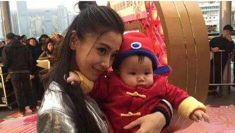 反向洗白?小海绵餐厅哭闹事件再升级，网友帮助澄清