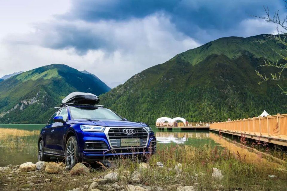 2018年初秋，“琉璃蓝色”必火!