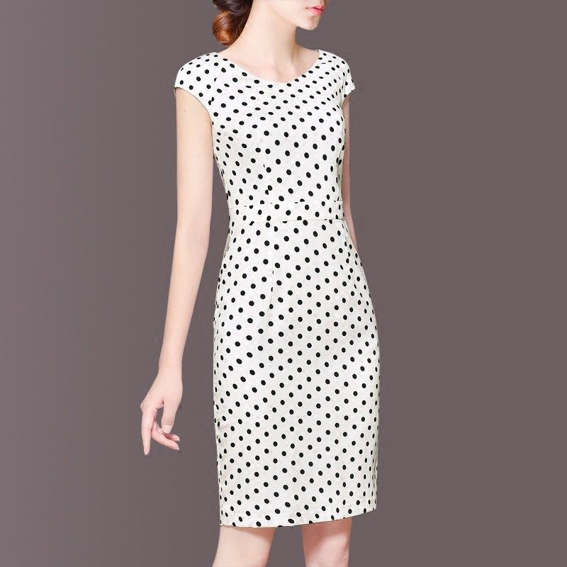 连衣裙优雅自定义高级感、显婀娜多姿的曲线，营造成熟女人的端庄