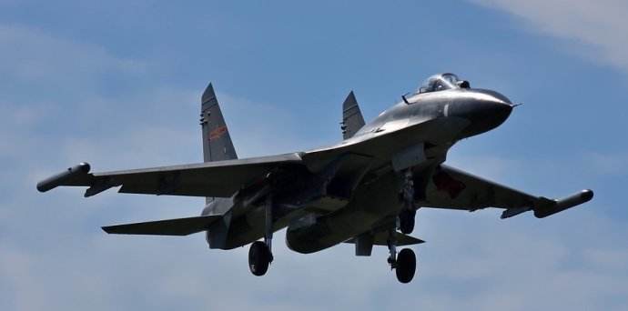 歼15跟歼16战机哪个强些