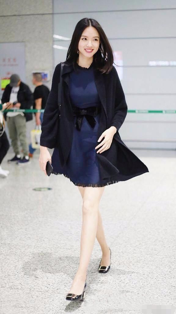 张梓琳厉害了！平底鞋秀无敌长腿无压力，网友：无ps长腿我服！