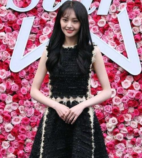 郑爽一般不穿高跟鞋，但一穿高跟鞋就震惊全场,网友: 把持不住