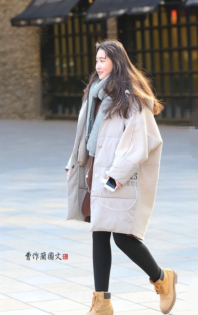  「美女」初春时节，美女选择打底裤，身轻如燕，“春风十里不如你”