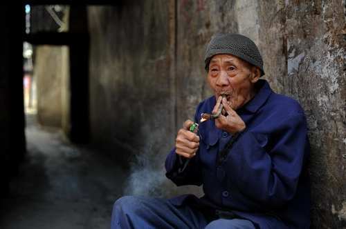  「家家」这四类人，不缴纳新农合也能看病报销！农村几乎家家都