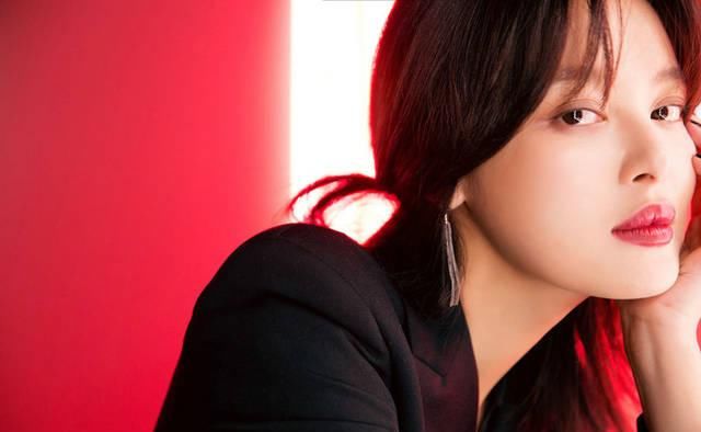  [严严实实]阿娇阿Sa穿防护服戴面罩,杨紫披雨衣加手套,明星开启复工模式防护措施哪家强？