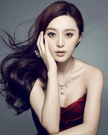 著名女星疑似娱乐圈封杀？央视的回应让人明白了一切