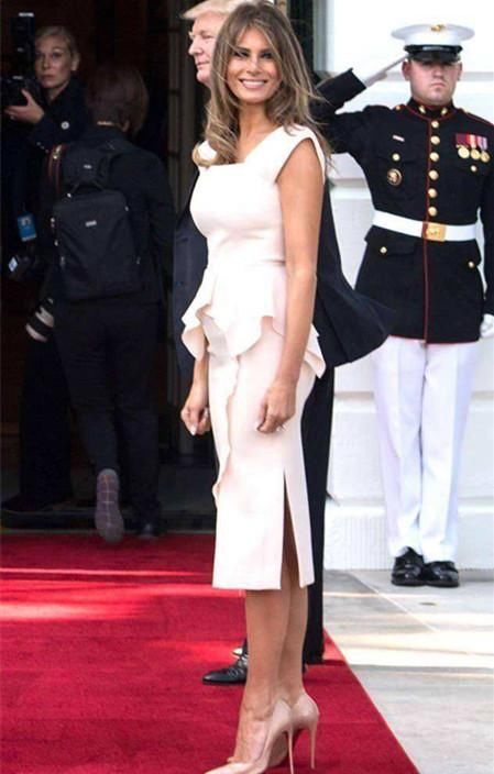 第一夫人穿紧身裙:梅拉尼娅玲珑有致，约旦王后不做模特真可惜!