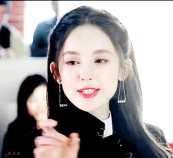 笑得美算什么?哭得美才是人间大杀器!快被李嘉欣、永野芽郁的＂流