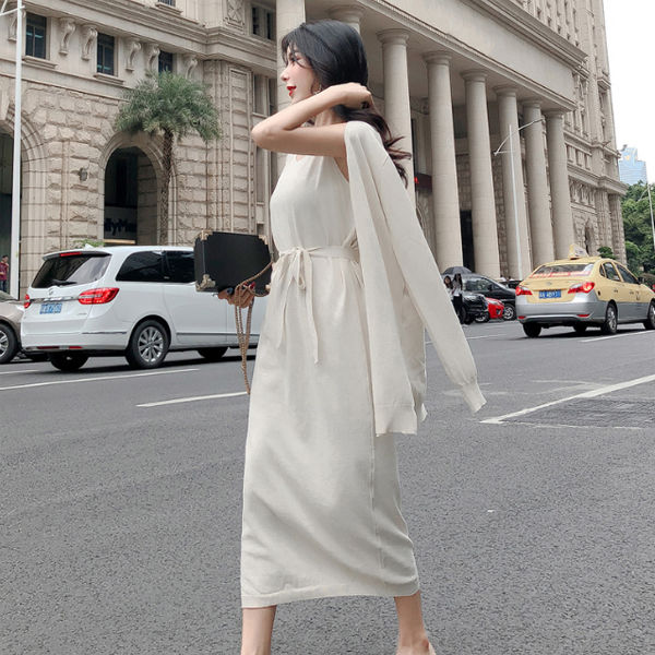 欧货裙昨天上新了，虽然小贵，却洋气时尚，让你气质优雅女神范