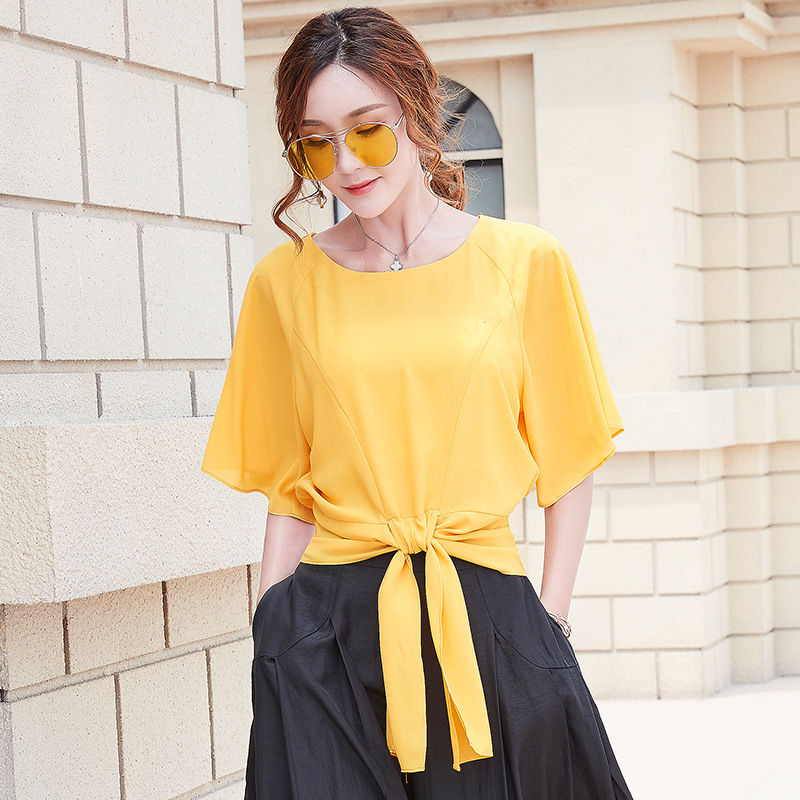 老婆把去年裙子都扔了，换上新款秋衫+小黑裤，洋气显瘦又美嫩