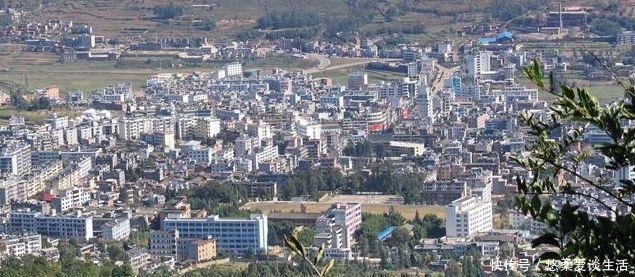  #GDP#中国第一个GDP破千亿镇子，只顾闷声发大财，现实力超过地