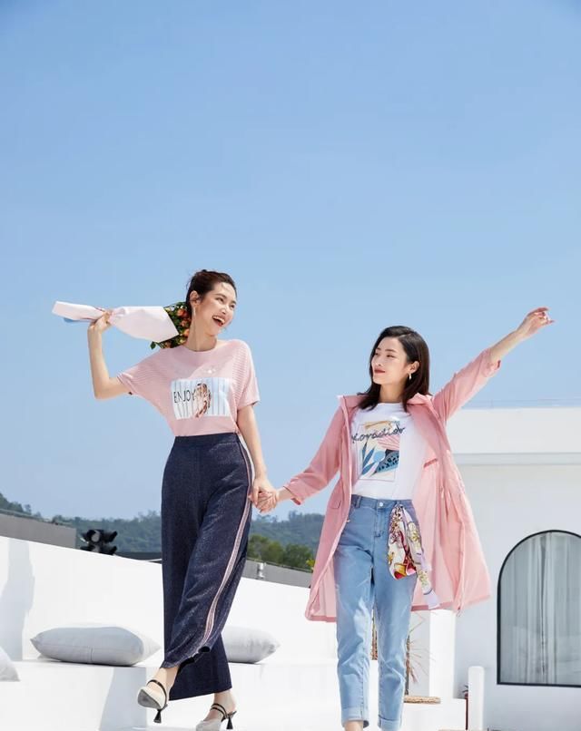  『满满』五一出游穿什么衣服?这样搭配,让你当个行走的时髦精!