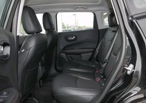  『悬架』JEEP价格“跳水”带276扭矩，独立悬架＋四驱，入门跌至12.88W