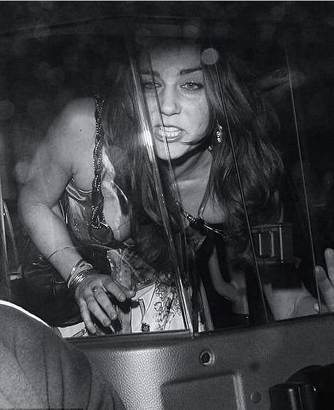 凯特王妃年轻时的照片:打扮狂野像太妹，身材比现在胖上不少