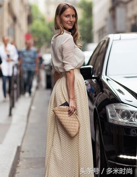 秋天用一条半身裙，穿出百变造型！