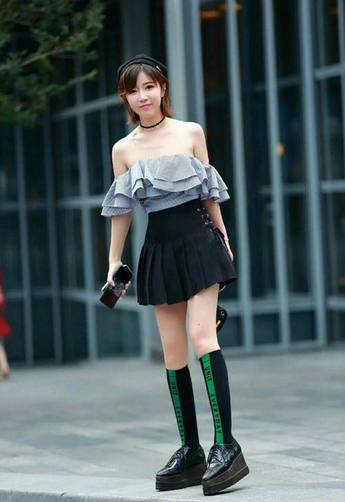 街拍:好个青春靓丽的美女！