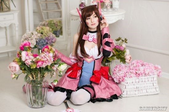 小姐姐COS《守望先锋》少女D.Va:俏皮性感，甜度爆表