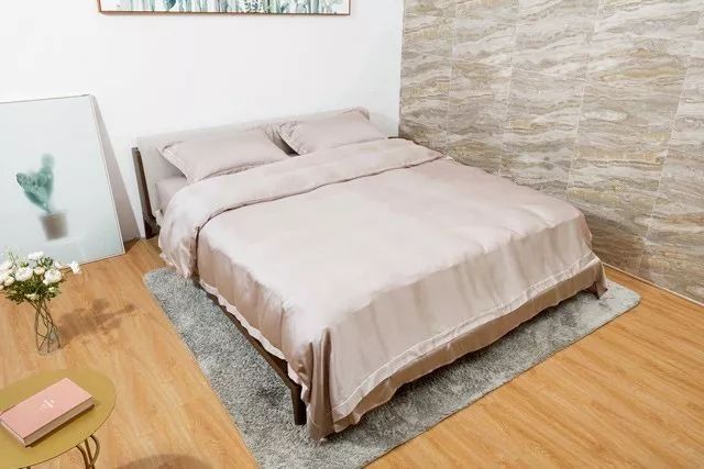 比真丝还滑、比纯棉还透气、比亚麻还凉爽的床品,真的存在!丨品