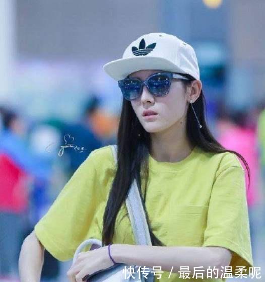 关晓彤和迪丽热巴撞衫输惨了！网友：一个是仙女一个没眼看！