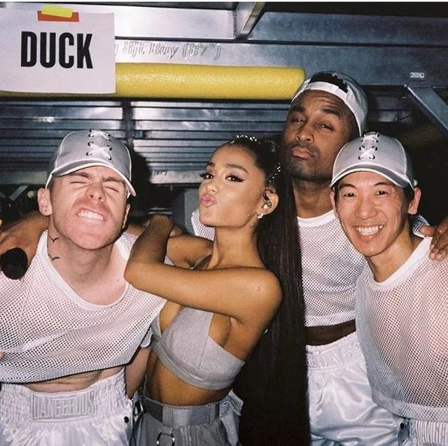 夏天就该扎这样高马尾，不仅能瘦脸更显年轻活力！