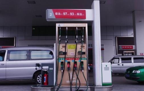 这4个关于汽油的谣言困扰国人起码十年，现在一经分析，想来可笑