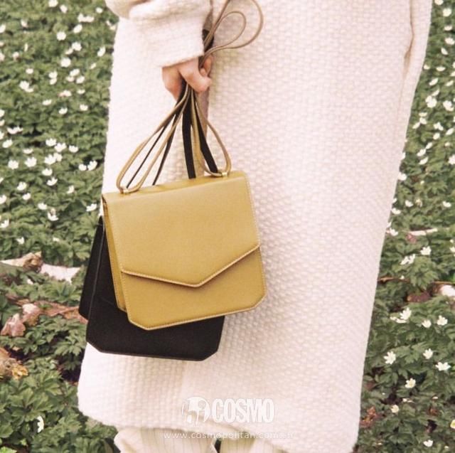 男朋友买了两个500块的包包送我，超开心!