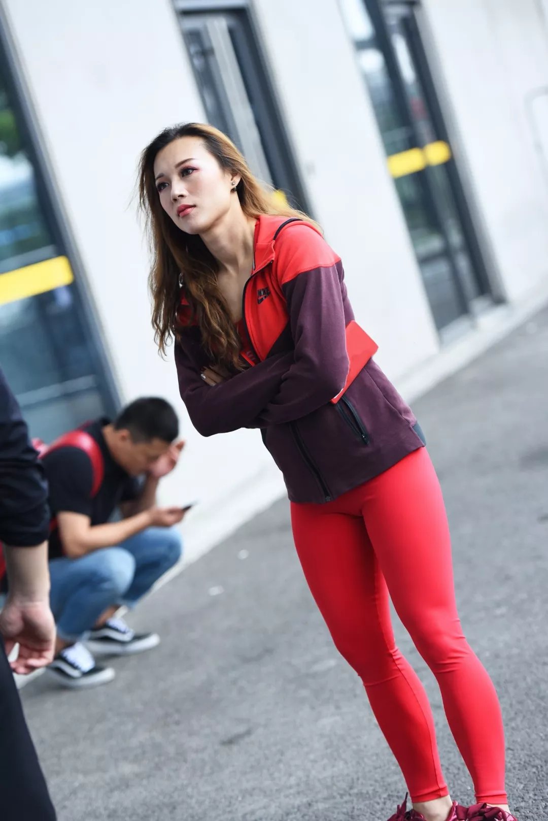 摄影：红色紧身裤，魅力无限