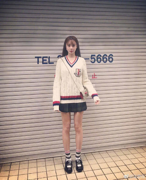 虽然一直被黑，但是沈梦辰的包包穿搭还是值得小女生借鉴的