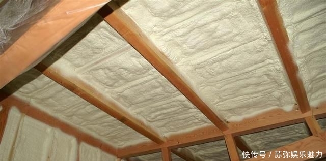  [隔热]红砖墙里填充泡沫，本以为是豆腐渣工程，没想到厚厚一层保温隔热
