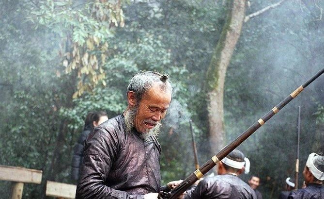  苗寨：跟我云旅游：苗寨