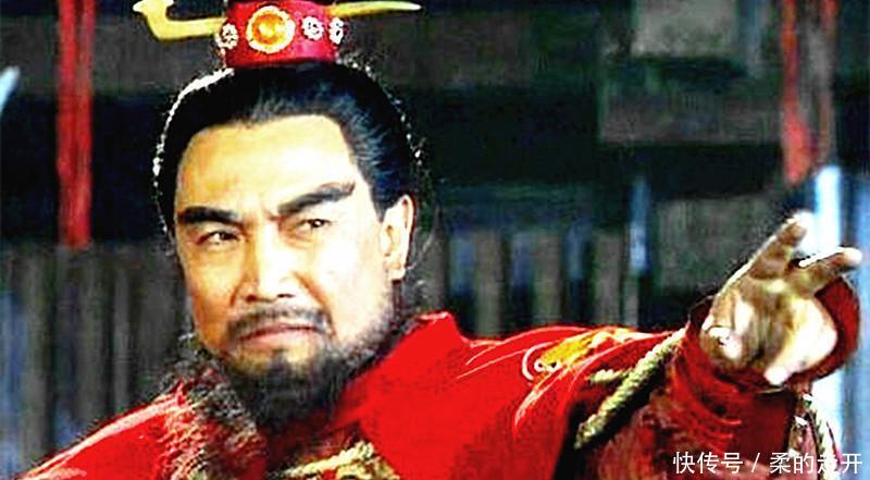  『刘备』曹操欲杀吕布时，询问刘备的意见，给他挖了一个什么样的坑