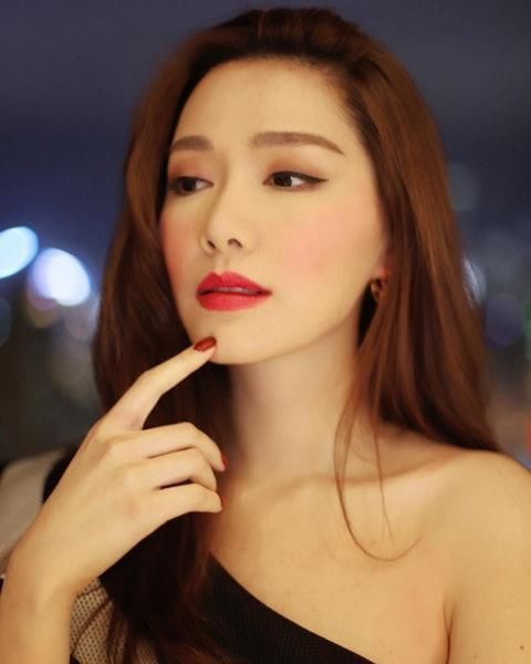 【张振朗】TVB最美星二代新剧空姐造型抢镜 自曝体重最重时是蔡思贝的2倍