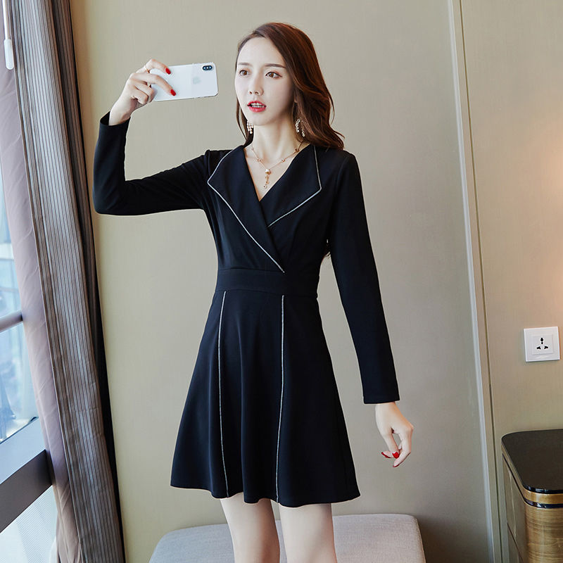 初秋温差有点大，别穿吊带裙了!初秋新款长袖裙，又美又嫩