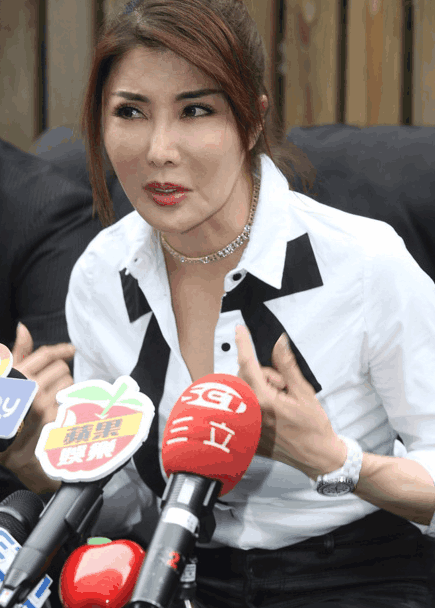 渣男不甘被分手打电话发不雅视频威胁, 女星杨丽菁开发布会求放过