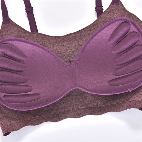 有一种全新文胸:叫做“一片式”文胸，你知道它怎么穿吗?