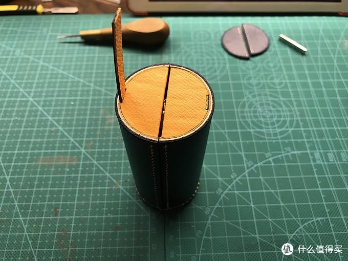 模具:怪蜀黍教你做包包 篇七:天气多变,给口红穿件外套吧