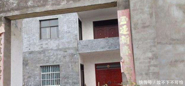 现代农村的高楼大厦, 却变成的空无一人