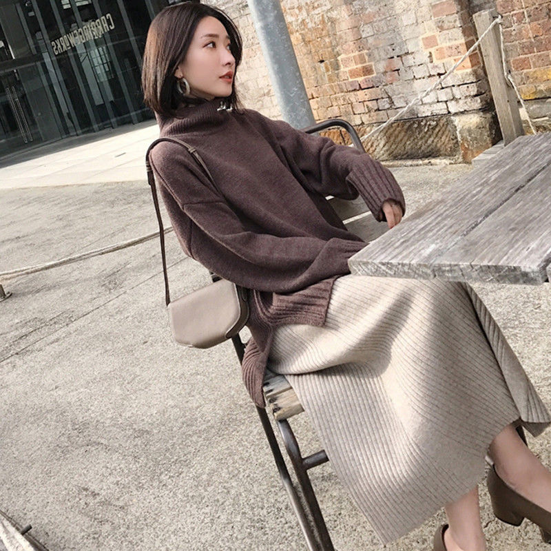 别再乱穿了!今秋流行:毛衣+套裙，分分钟变女神，太美了