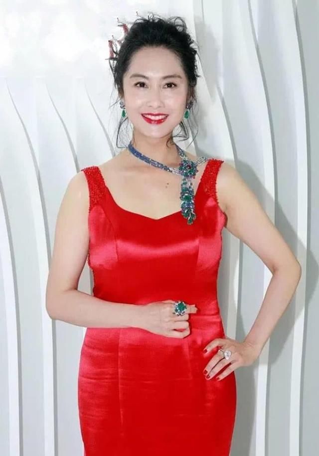 我们的“紫霞仙子”朱茵，已经发福，胖到你们都不认识了！