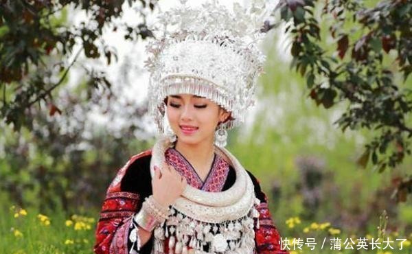 苗族姑娘身上戴那么多银饰,要娶回家得多少彩礼?