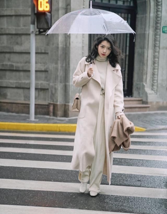  「博主」真正精致的三十岁女人，穿大衣都不配牛仔裤，看三木博主就知道了