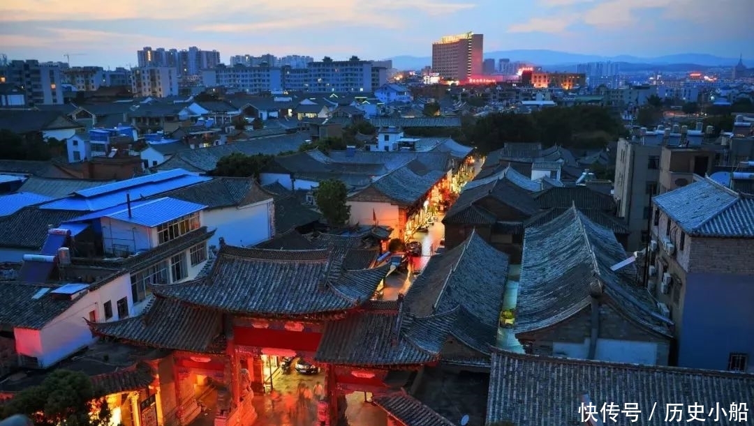 云南被游客忽略的一个古城，低调内敛，古朴厚重，幸好没被商业化
